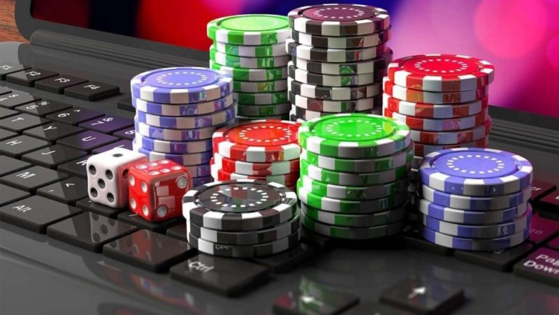 Six Reasons Why One Should Play at Online Casinos